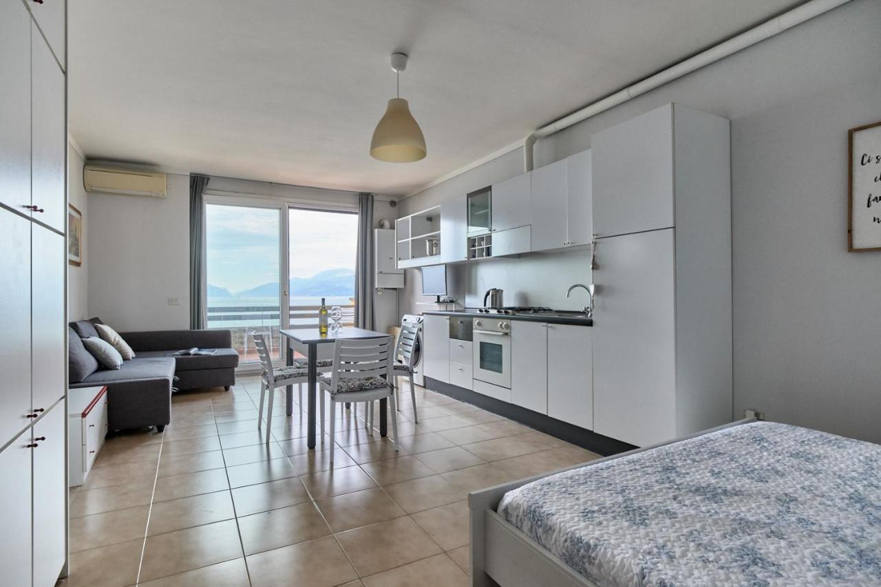 Lydie Apt. Exclusive Holigarda Desenzano del Garda Exterior foto